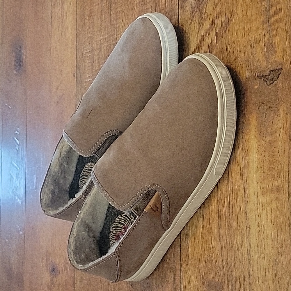 OluKai sz 6 Pehuea Heu slip on shoes shearling lined tan leather